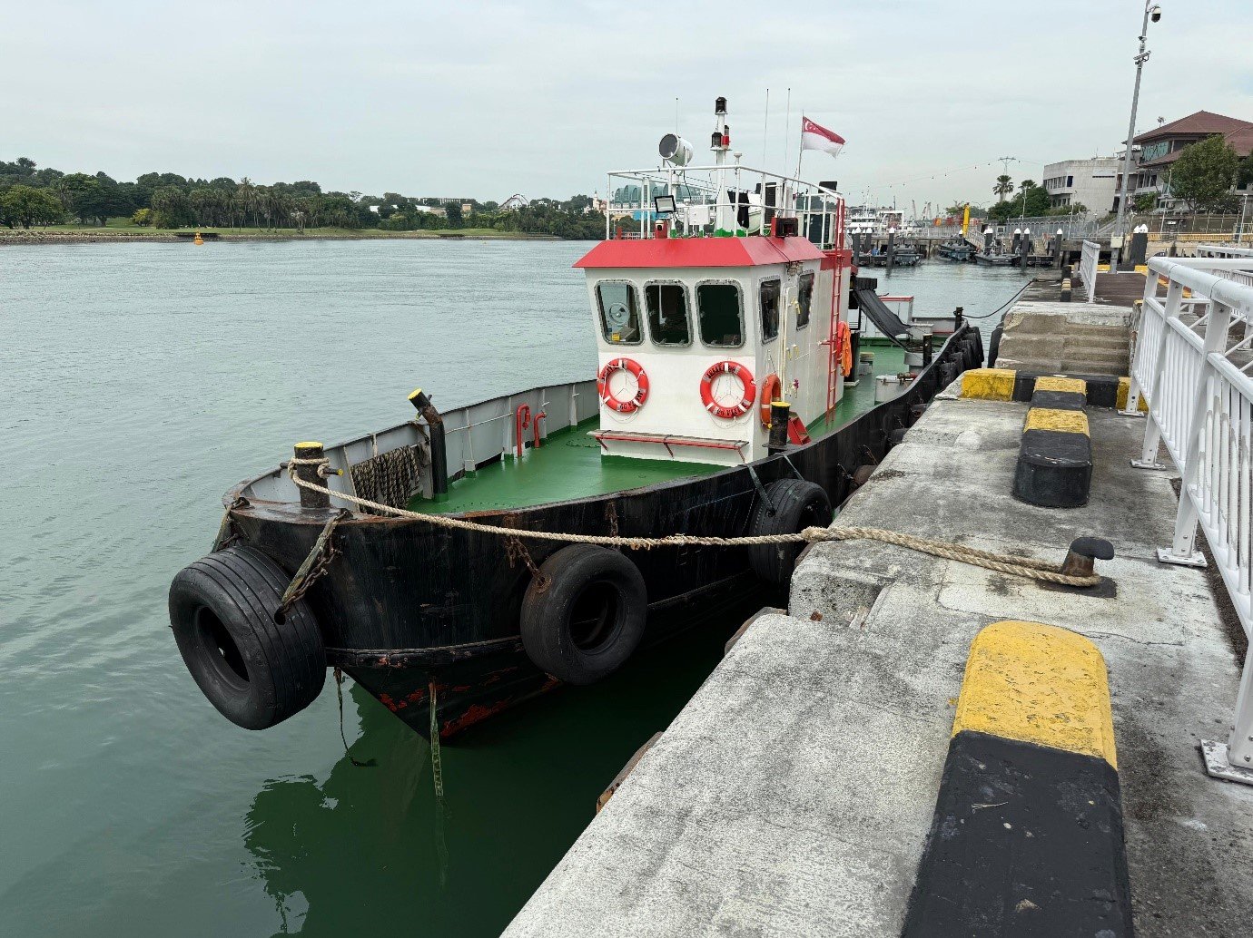 20251011_eight_men_arrested_for_illegal_transaction_of_marine_gas_oil_1 (2)